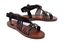 ARTIKER RELAKS 50C1143 czarny, sandały damskie. Czarne sandały Artiker Relaks, bez wzorów, ze skóry, bez obcasa, na obcasie, bez zapięcia. Za 169.90 zł.