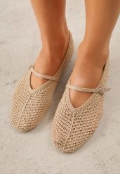 Ciemnobeżowe Plecione Balerinki VICES z Paskiem z Klamerką Renell. Brązowe baleriny Born2be, bez wzorów, bez obcasa. Za 109.99 zł.