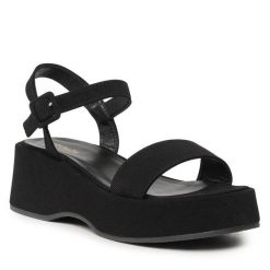 Sandały DeeZee. Czarne sandały DeeZee, bez wzorów, bez obcasa, na koturnie, bez zapięcia. Za 159.99 zł.