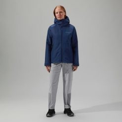 Kurtka przeciwdeszczowa damska Berghaus Bramblfell GTX. Niebieskie kurtki sportowe Berghaus, bez wzorów, bez kaptura, trekkingowe. Za 839.99 zł.