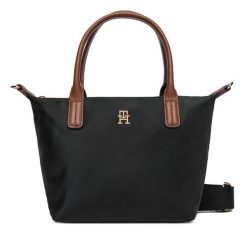 Torebka Tommy Hilfiger. Czarne torebki klasyczne TOMMY HILFIGER, bez wzorów, bez dodatków. Za 389.99 zł.