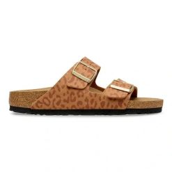 BIRKENSTOCK Arizona SYN Leo Pecan Klapki damskie. Brązowe klapki Birkenstock, bez wzorów, ze skóry, bez obcasa. Za 399.99 zł.