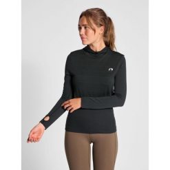 Damska bezszwowa bluza z kapturem Newline Cambrigde. Czarne bluzy Newline, na jesień, xs, bez wzorów, z materiału, z kapturem. Za 336.00 zł.