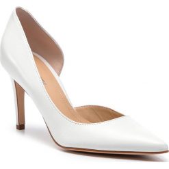 Szpilki SOLO FEMME - 75439-88-H52/000-04-00 Biały. Białe szpilki Solo Femme, bez wzorów, z materiału, bez obcasa, na obcasie, bez zapięcia. W wyprzedaży za 209.00 zł.