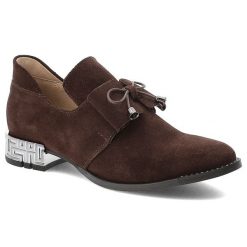 Półbuty damskie Armodo, na płaskim obcasie z ozdobami i welurowe wsuwane, czekolada, 1399. Brązowe półbuty wsuwane Armodo, bez wzorów, z weluru, biznesowe, bez obcasa, na obcasie, bez zapięcia. Za 356.99 zł.