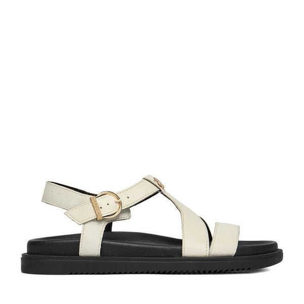 Sandały Beverly Hills Polo Club. Białe sandały Beverly Hills Polo Club, bez wzorów, bez obcasa, na płaskiej podeszwie, bez zapięcia. Za 238.99 zł.