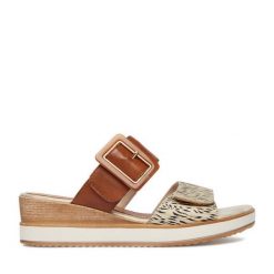 Klapki Remonte. Brązowe klapki Remonte, bez wzorów, bez obcasa. Za 349.99 zł.