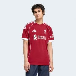 Koszulka piłkarska Liverpool FC sezon 25/26 domowa. Bluzki Adidas, m, bez wzorów, sportowe, bez kołnierzyka, bez ramiączek. Za 459.99 zł.