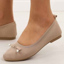 Fango baleriny damskie Evento 9048. Brązowe baleriny eVento, z aplikacjami, z jeansu, bez obcasa, na płaskiej podeszwie. Za 99.00 zł.