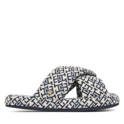 Kapcie Tommy Hilfiger. Białe obuwie domowe TOMMY HILFIGER, bez wzorów, bez zapięcia. Za 209.99 zł.