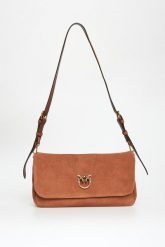 Torebka zamszowa Click Soft Baguette PINKO. Torebki klasyczne Pinko, bez wzorów, z zamszu, zamszowe, bez dodatków. Za 1,739.00 zł.