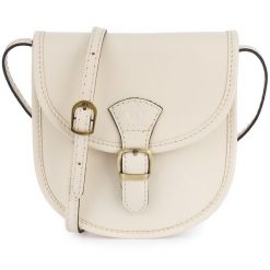Listonoszka skórzana BELTIMORE K68 ecru. Torebki klasyczne bez wzorów, ze skóry, bez dodatków. Za 129.90 zł.