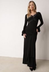 Czarna Koktajlowa Sukienka z Wiskozy Zdobiona Falbanami Koronką i Wiązaniem Felycia. Czarne sukienki Born2be, na komunię, m, z aplikacjami, z koronki, eleganckie, bez kołnierzyka, bez ramiączek, maxi, kopertowe. Za 199.99 zł.