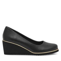 Półbuty Clara Barson. Czarne czółenka Clara Barson, bez wzorów, bez obcasa, na koturnie, bez zapięcia. Za 129.99 zł.