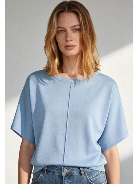 More & More Sweter w kolorze błękitnym rozmiar: 36. Niebieskie swetry More & More, bez wzorów, bez ramiączek. Za 174.95 zł.