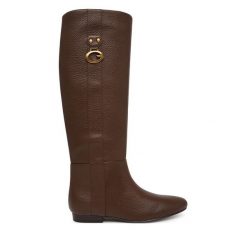 Kozaki Guess. Brązowe kozaki Guess, bez obcasa, na płaskiej podeszwie, bez zapięcia. Za 764.99 zł.