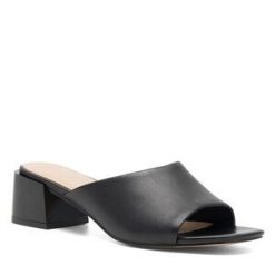 Klapki Lasocki. Czarne klapki Lasocki, bez wzorów, bez obcasa. Za 159.99 zł.