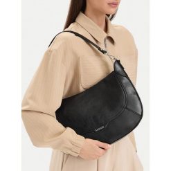Torebka Lasocki. Czarne torebki klasyczne Lasocki, bez wzorów, bez dodatków. Za 179.99 zł.