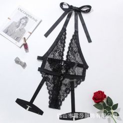 Body koronkowe z dekoltem do stylizacji specjalnych Perry. Czarne body Intica, m, bez wzorów, z koronki. Za 129.00 zł.