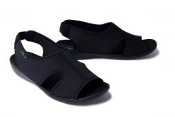 ADANEX DIK49 DIANA 27217 czarny, sandały damskie. Czarne sandały Adanex, bez wzorów, bez obcasa, bez zapięcia. Za 125.90 zł.