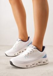 Białe Buty Sportowe na Grubej Geometrycznej Podeszwie Alexusa. Białe obuwie sportowe Born2be, z dresówki, bez zapięcia. Za 119.99 zł.