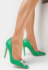 Zielone Szpilki Typhime. Zielone szpilki Born2be, z aplikacjami, ze skóry, eleganckie, ze szpiczastym noskiem, bez obcasa, na szpilce, bez zapięcia. Za 139.99 zł.