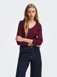 ONLY Koszulka w kolorze bordowym rozmiar: L. Czerwone bluzki Only, l, bez wzorów, z koronki, bez kołnierzyka, bez ramiączek. Za 77.95 zł.