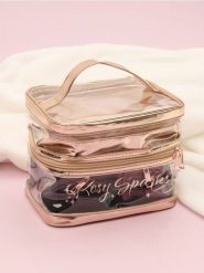 Kosmetyczka - wielobarwny. Czerwone kufry i kosmetyczki Sinsay, z aplikacjami, zdobione, bez dodatków. Za 49.99 zł.