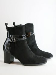 Bellucci Botki w kolorze czarnym rozmiar: 41. Czarne botki Bellucci, bez wzorów, bez obcasa, bez zapięcia. Za 152.99 zł.