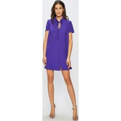 Glamorous - Sukienka. Fioletowe sukienki Glamorous, na co dzień, s, bez wzorów, z poliesteru, casualowe, bez kołnierzyka, bez ramiączek, mini, proste. W wyprzedaży za 129.90 zł.