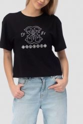 GUESS Czarny damski t-shirt na krótki rękaw z wyszywanym logo Gabi, Rozmiar L. Czarne t-shirty Guess, l, z aplikacjami, bez kołnierzyka, bez ramiączek. Za 219.99 zł.