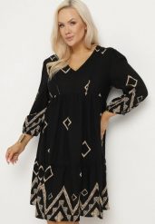 Czarna Bawełniana Sukienka Pudełkowa w Geometryczny Wzór Claradina. Czarne sukienki Born2be, l, bez wzorów, z bawełny, eleganckie, bez kołnierzyka, plus size, bez ramiączek, midi. Za 79.99 zł.