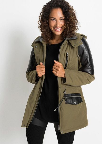 Kurtka parka z wstawkami ze sztucznej skóry. Zielone kurtki bonprix, bez wzorów, z materiału, z kapturem. Za 339.99 zł.