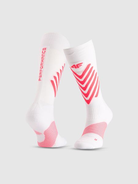 4F Skarpety narciarskie damskie - białe 35-38. Białe skarpety 4f, bez wzorów, ze skóry. Za 99.99 zł.