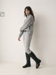 Jeansy slim z wysokim stanem - szary. Szare jeansy Sinsay, bez wzorów, z podwyższonym stanem. Za 69.99 zł.