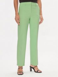 YAS Spodnie materiałowe Likka 26030744 Zielony Regular Fit. Zielone spodnie materiałowe YAS, s, bez wzorów, z materiału. Za 159.99 zł.