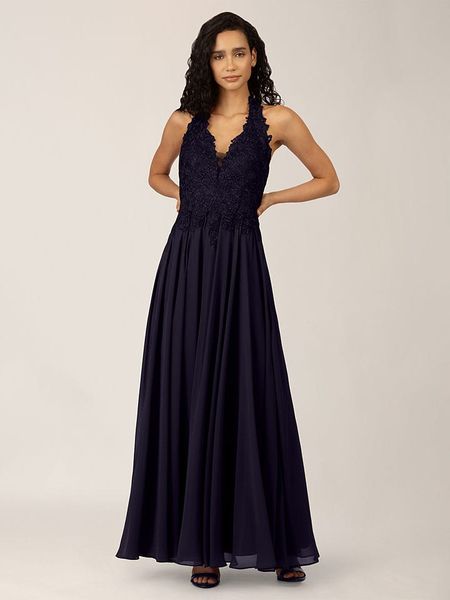 APART Sukienka w kolorze granatowym rozmiar: 42. Niebieskie sukienki Apart, bez wzorów, z koronki, bez kołnierzyka, bez ramiączek, maxi. Za 326.32 zł.