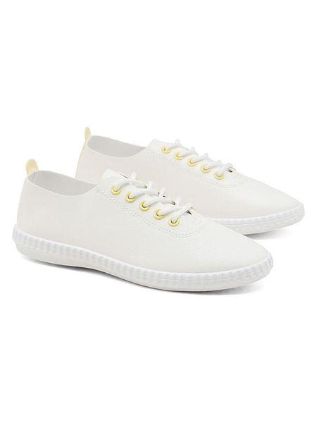 C'M Sneakersy w kolorze biało-żółtym rozmiar: 36. Białe trampki C'M, bez wzorów, bez zapięcia. Za 124.95 zł.