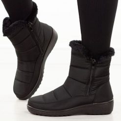 Czarne zimowe wodoodporne śniegowce damskie Jezzi Unisoft 8000. Czarne trapery i śniegowce Jezzi, z jeansu. W wyprzedaży za 138.57 zł.