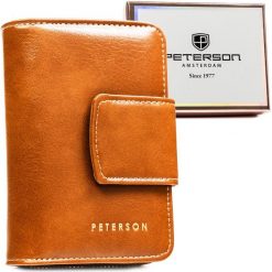Portfel damski Peterson PTN 009-HF j. brązowy. Brązowe portfele Peterson, bez wzorów, ze skóry ekologicznej. Za 56.99 zł.