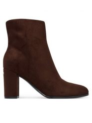 Guess Botki FLFBER SUE10 Brązowy ciemny. Brązowe botki Guess, z aplikacjami, z materiału, bez obcasa, na słupku, bez zapięcia. Za 544.99 zł.