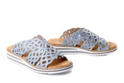 RIEKER V0689-12 blue, klapki damskie. Niebieskie klapki Rieker, bez wzorów, bez obcasa. Za 239.92 zł.