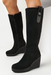 Czarne Kozaki na Koturnie z Paskiem w Cyrkonie Umbra. Czarne kozaki Born2be, bez obcasa, na koturnie, bez zapięcia. Za 149.99 zł.