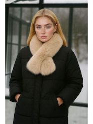 Lucky Bees Szal w kolorze beżowym - 106 x 15 cm rozmiar: onesize. Brązowe szaliki Lucky Bees, bez wzorów, z futra. Za 118.01 zł.