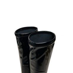 Kozaki LOVE MOSCHINO. Czarne kozaki Love Moschino, bez obcasa, na szpilce, bez zapięcia. Za 1,379.00 zł.