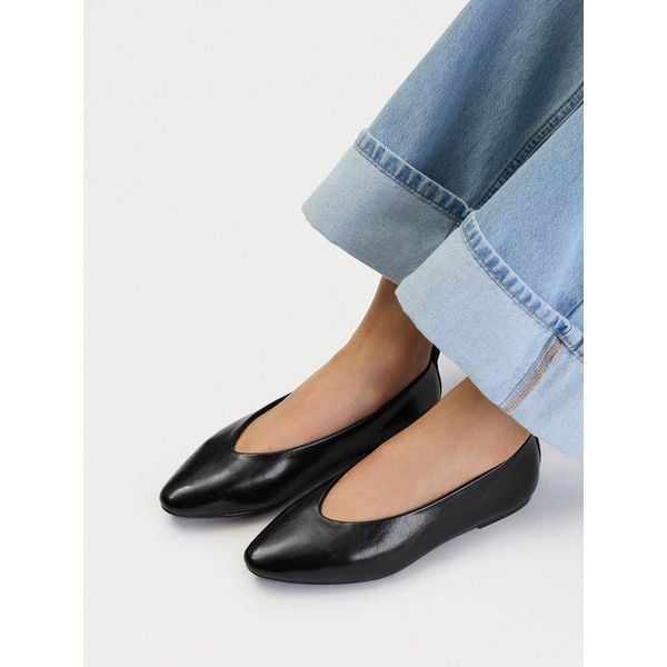Baleriny JENNY. Czarne baleriny Jenny, bez wzorów, bez obcasa. Za 99.99 zł.