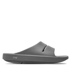 Klapki OOfos. Szare klapki oofos, bez wzorów, bez obcasa. Za 209.99 zł.