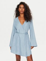 Guess Sukienka codzienna W2YK67 D22S5 Błękitny Relaxed Fit. Niebieskie sukienki Guess, na co dzień, s, z aplikacjami, z lyocellu, bez kołnierzyka, bez ramiączek, proste. Za 279.99 zł.