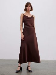 BGN Sukienka w kolorze brązowym rozmiar: 34. Brązowe sukienki BGN, na co dzień, bez wzorów, bez kołnierzyka, bez ramiączek, maxi, proste. Za 130.99 zł.