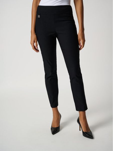 Joseph Ribkoff Spodnie materiałowe 201483NOS Czarny Slim Fit. Czarne spodnie materiałowe Joseph Ribkoff, bez wzorów, z materiału. Za 649.99 zł.